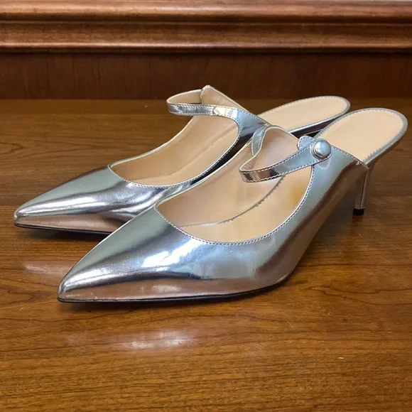 J Crew Colette mule heels in Italian specchio leather
Item BM692 - Picture 4 of 7